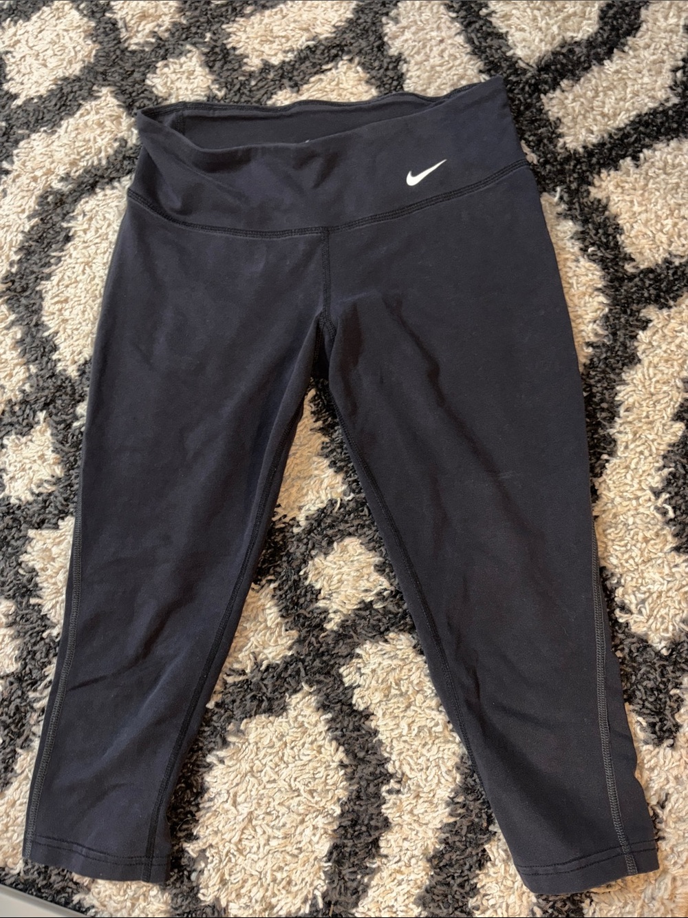 OFFERS OPEN! WOMENS SMALL Nike Black Capri Athletic Leggings with White Swoosh